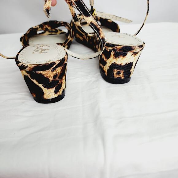 Alice + Olivia Alexi Leopard Print Open Toe Bow Wedge Sandal Women's Size  10 - Picture 4 of 15
